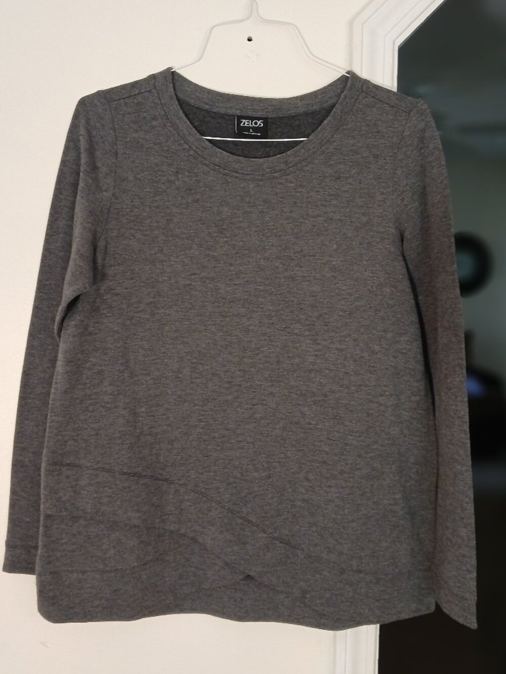 Zelos sweatshirt - size large